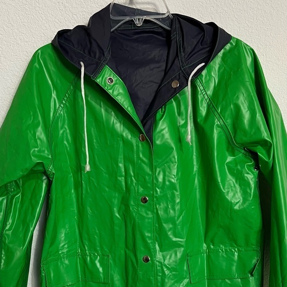 Vintage Vinyl Apple Green & Navy Retro Raincoat with Hood Drawstring Like New  M - Picture 7 of 16